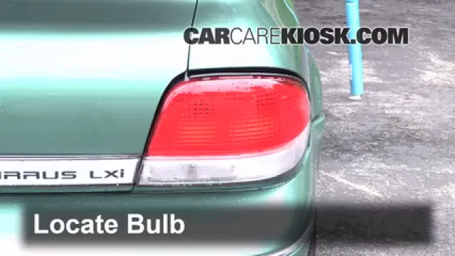 1998 Chrysler Cirrus LXi 2.5L V6 Éclairage Feu stop (remplacer ampoule)